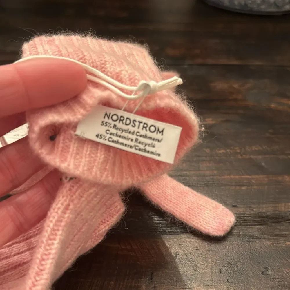 NWT Nordstrom Cashmere Gloves